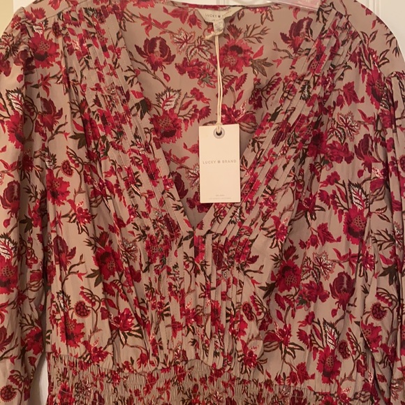 Lucky brand dress. Floral with pin tuck details around v neck. - Picture 2 of 6